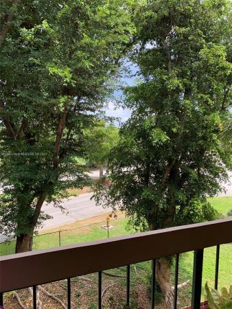 Villa Grande, 6320 SW 138th Ct #308, Kendale Lakes, Florida 33183, image 2