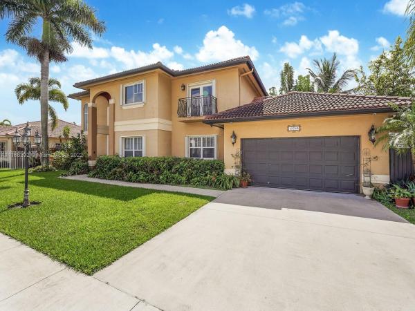 15740 SW 45th St, Unincorporated Dade County, Florida 33185, image 2