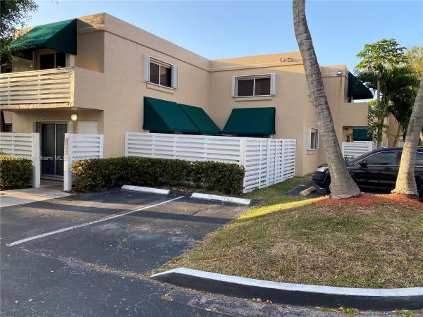 Arbor Courts, 14353 SW 97th Ter, The Hammocks, Florida 33186, image 2