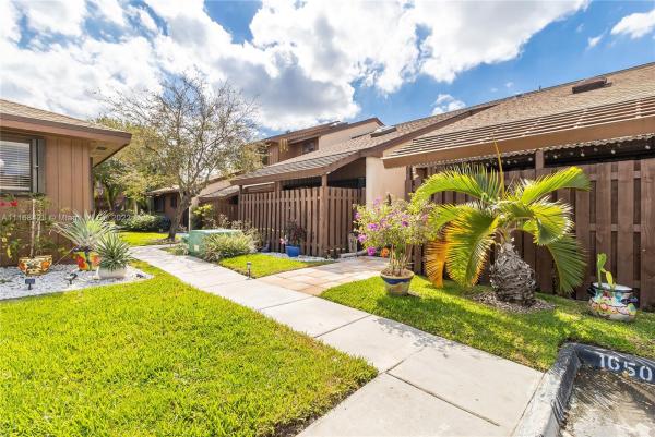 The Townhomes Of Sherbrooke, 1652 N 14th Ter, Hollywood, Florida 33020, image 2