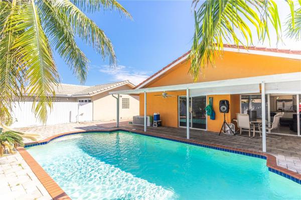 Adventure Homes, 14200 SW 147th Ct, Country Walk, Florida 33196, image 2