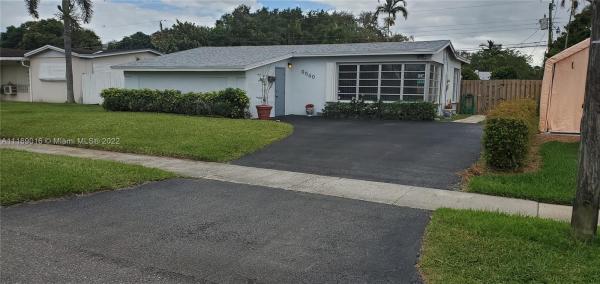 Driftwood Plaza, 6540 Park St, Hollywood, Florida 33024, image 2