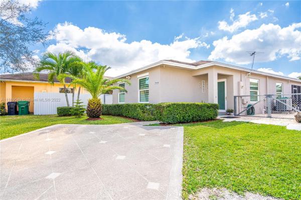 Princetonian Villas, 25646 SW 125th Pl, Princeton, Florida 33032, image 2