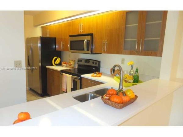 Le Club At Old Cutler, 8540 SW 212th St #201, Cutler Bay, Florida 33189, image 2