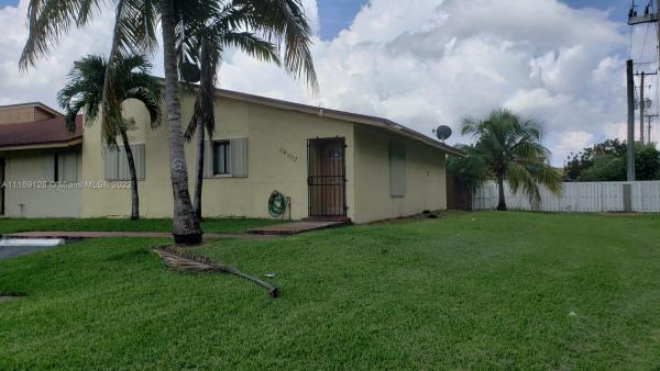 Waterside Townhomes, 28002 SW 140th Ct #., Leisure City, Florida 33033, image 2