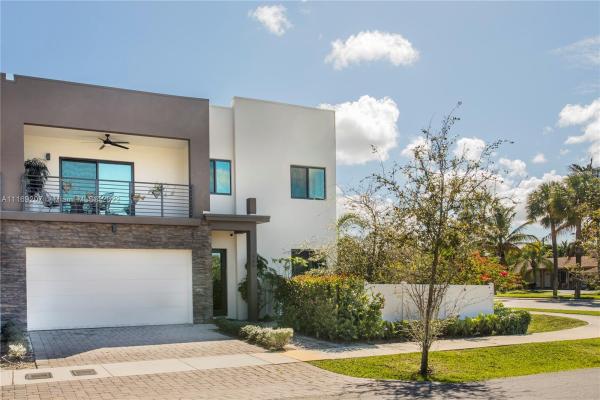344 SW 16th St, Fort Lauderdale, Florida 33315, image 2