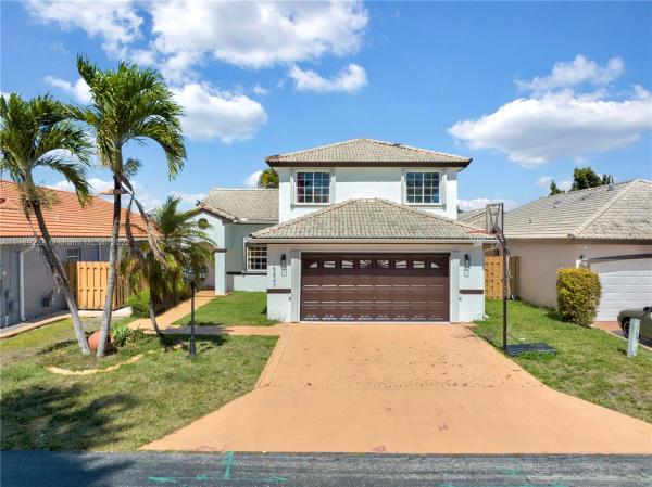 Lago Mar South, 15847 SW 85th Ln, Kendall, Florida 33193, image 2