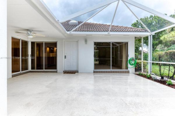 Sun Terrace At The Oaks, 9104 Chapman Oak Ct, Palm Beach Gardens, Florida 33410, image 2