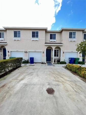 Walden Townhomes, 21424 NW 13th Ave #21424, Miami Gardens, Florida 33169, image 2