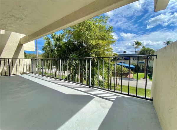 Pine Tower, 16508 NE 26 Ave #205, North Miami Beach, Florida 33160, image 1