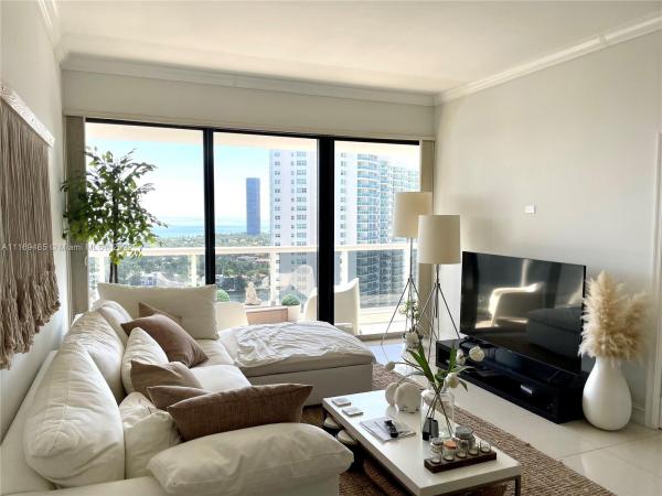 Waterview 1, 20505 E Country Club Dr #PH-34, Aventura, Florida 33180, image 2