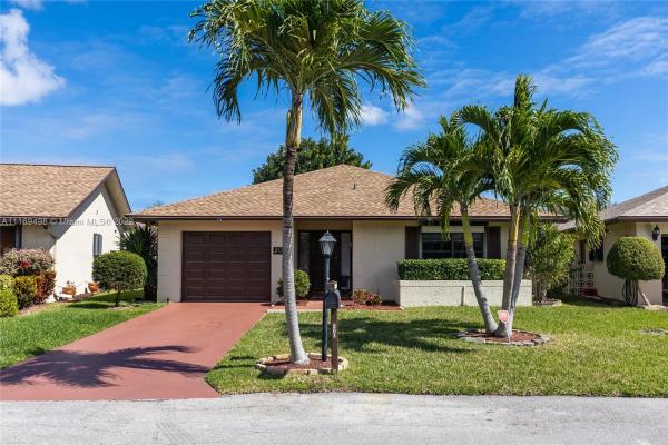 The Meadows Of Crystal Lake, 2042 SW 17th Cir, Deerfield Beach, Florida 33442, image 2