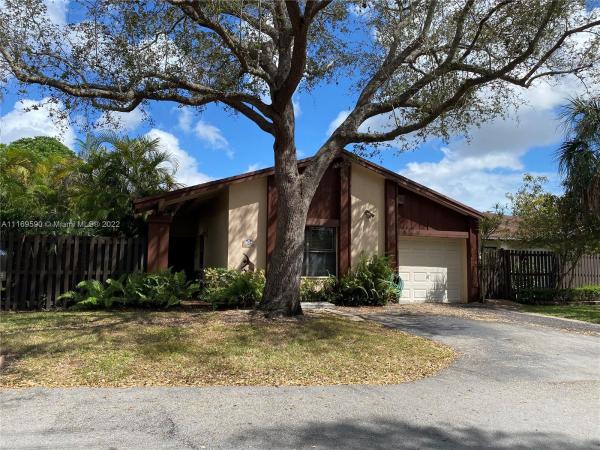 Patio Homes In The Crossings, 11245 SW 135th Ct, The Crossings, Florida 33186, image 2