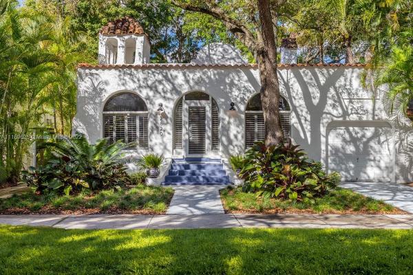 Crystal Heights, 2820 Crystal Ct, Miami, Florida 33133, image 2