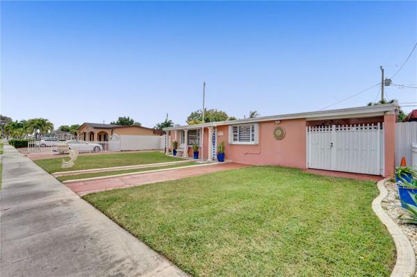 Westwood Lakes Residential, 10900 SW 41st Ter, Westwood Lakes, Florida 33165, image 2
