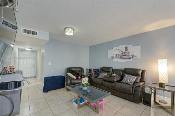 Samari Lake East, 10090 NW 80th Ct #1237, Hialeah Gardens, Florida 33016, image 2