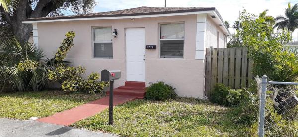 Liberia, 2220 Hope St, Hollywood, Florida 33020, image 2