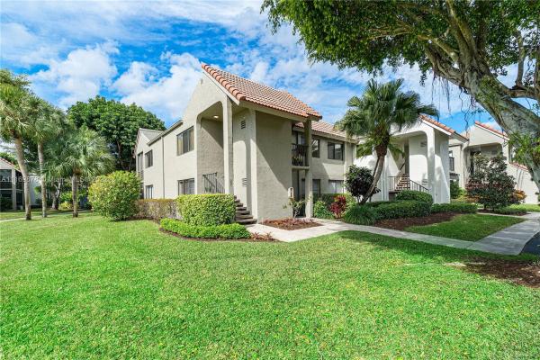 Fairway Park At Indian Spring, 5505 Fairway Park Dr #201, Boynton Beach, Florida 33437, image 2