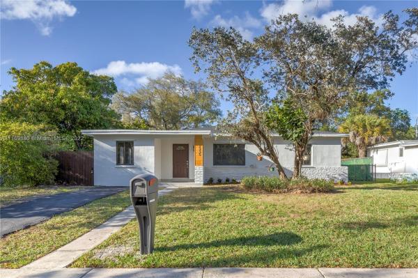 Lerob, 1335 NE 133rd St, North Miami, Florida 33161, image 1