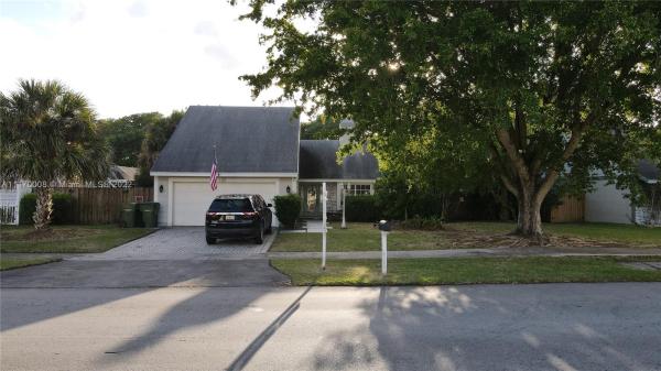 Homestead Lakes Tennessee East, 1380 S Audubon Dr, Homestead, Florida 33035, image 1