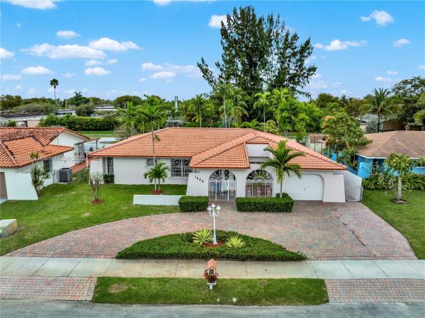 International Gardens, 1320 SW 126th Pl, Tamiami, Florida 33184, image 2