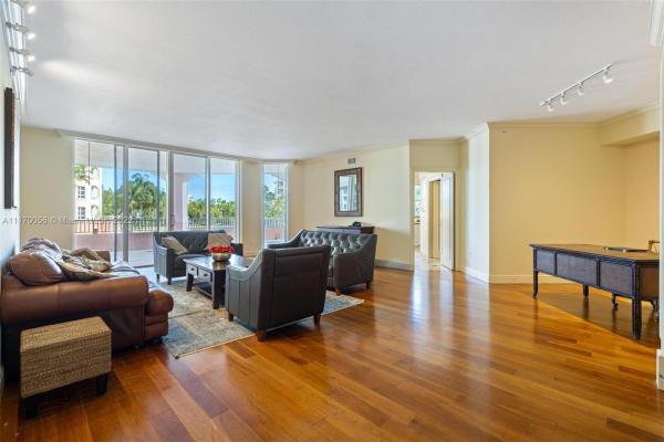 Lake Villa, 733 Crandon Blvd #206, Key Biscayne, Florida 33149, image 1