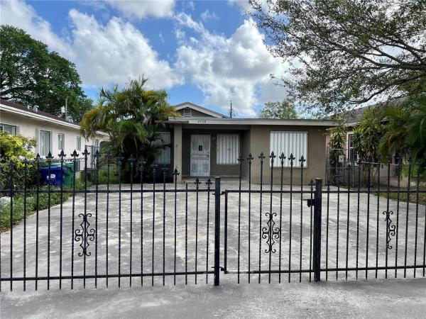 Hialeah Heights, 2768 NW 57th St, Brownsville, Florida 33142, image 2