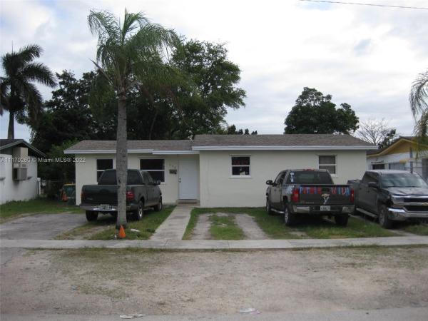 Newport Manor, 750 NW 9th Ct, Homestead, Florida 33030, image 1