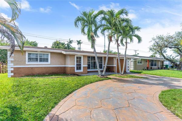 Miramar Isles, 6648 Emerald Lake Dr, Miramar, Florida 33023, image 2