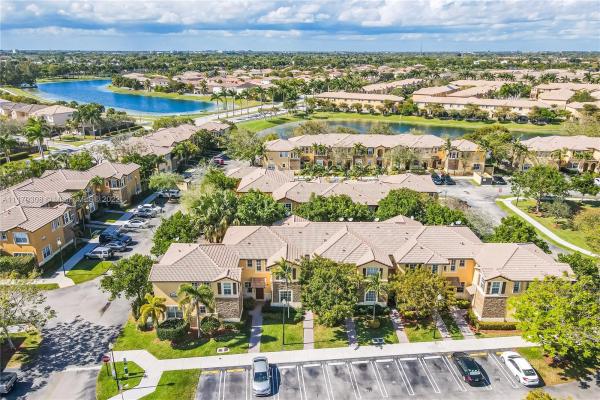 The Shores At Isles Of Bayshore, 9353 SW 227th St #3, Cutler Bay, Florida 33190, image 2