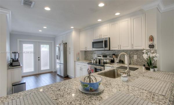 Townhomes Of La Jolla, 9030 SW 113th Place Cir E #9030, Kendall, Florida 33176, image 2