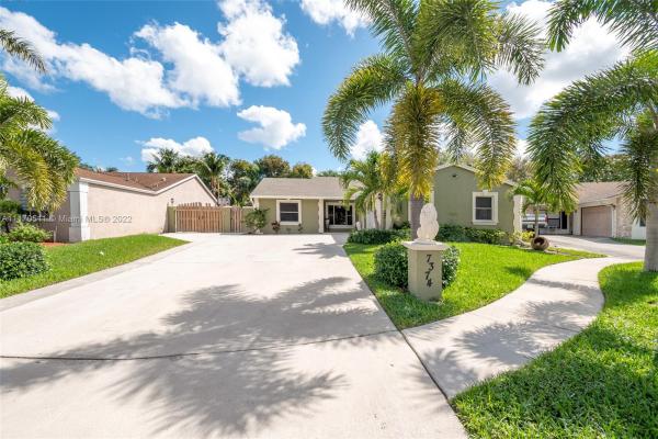 Homes At Lawrence, 7374 Willow Springs Cir S, Boynton Beach, Florida 33436, image 1