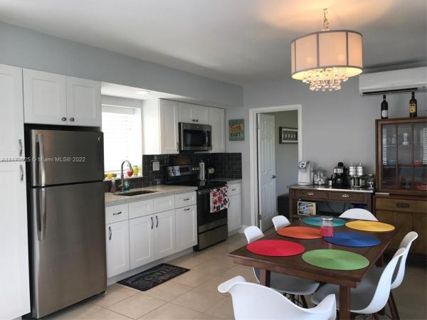 Sunshine Villa, 223 S Federal Hwy #45, Dania Beach, Florida 33004, image 1