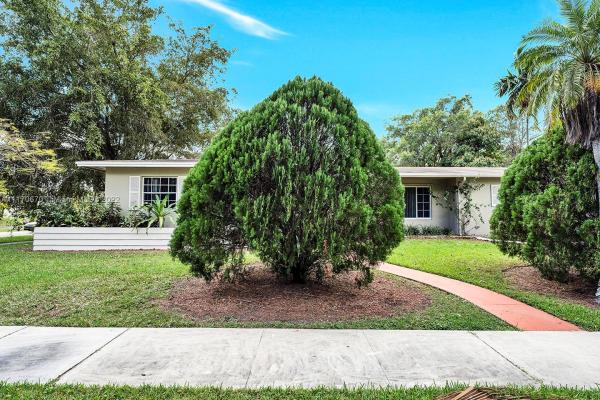 Palmetto Country Club Estates, 9900 SW 157th Ter, Palmetto Estates, Florida 33157, image 1