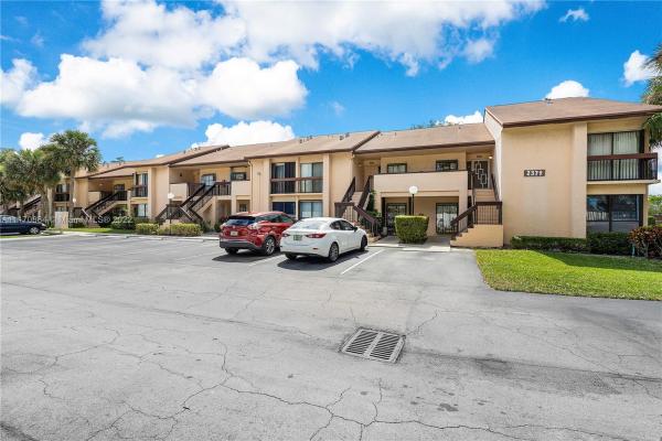 Meadowridge, 2379 SW 15th St #106, Deerfield Beach, Florida 33442, image 2