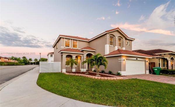 Grand Lakes, 1803 SW 150th Pl, University Park, Florida 33185, image 2