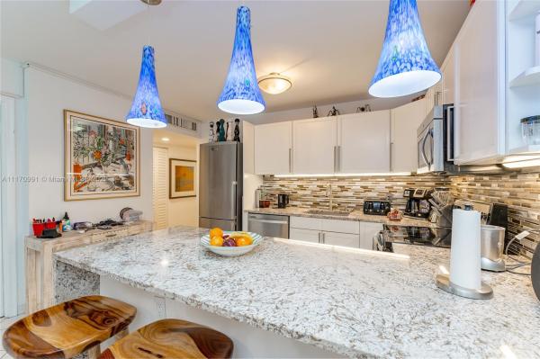 Admiral Towers, 1020 Meridian Ave #208, Miami Beach, Florida 33139, image 2