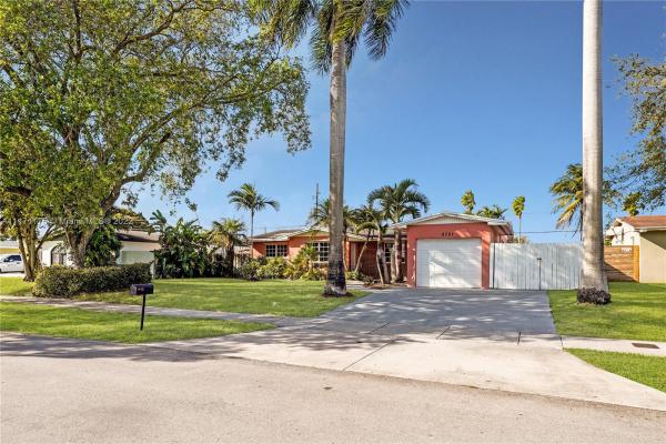 Cutler Ridge Pines, 8721 SW 200th Ter, Cutler Bay, Florida 33189, image 2