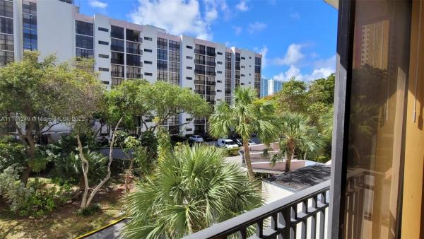 Plaza Of The Americas, 16919 N Bay Rd #317, Sunny Isles Beach, Florida 33160, image 2