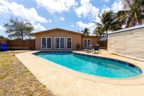 Pine Beach, 4251 NE 13th Ave, Pompano Beach, Florida 33064, image 1