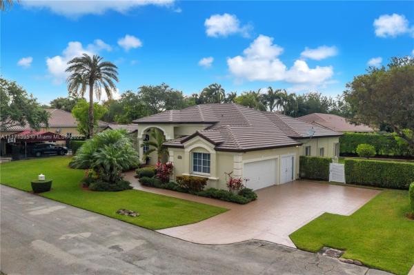 Twenty Oaks, 14831 SW 95th Ct, Kendall, Florida 33176, image 2