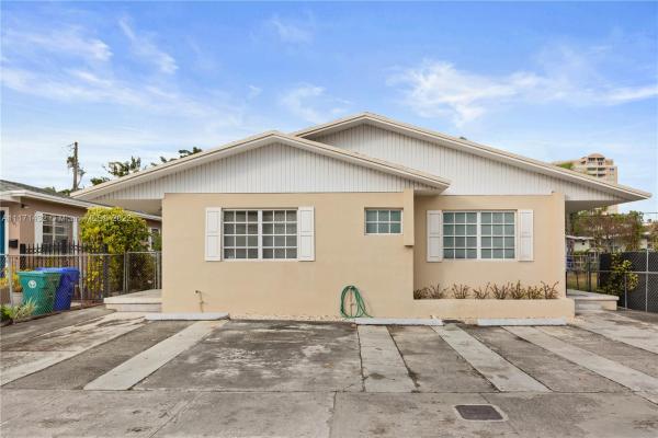 Douglas Manor, 3737 SW 28th St, Miami, Florida 33134, image 1