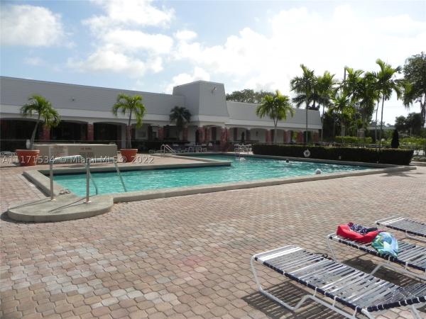 Danians North, 600 NE 2nd St #301, Dania Beach, Florida 33004, image 1