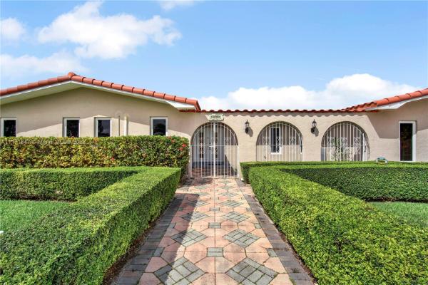 Pinar Villas, 10761 SW 60th St, Sunset, Florida 33173, image 1