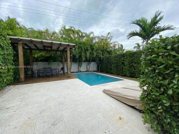 Fernwood Homes, Fernwood Rd #584, Key Biscayne, Florida 33149, image 2