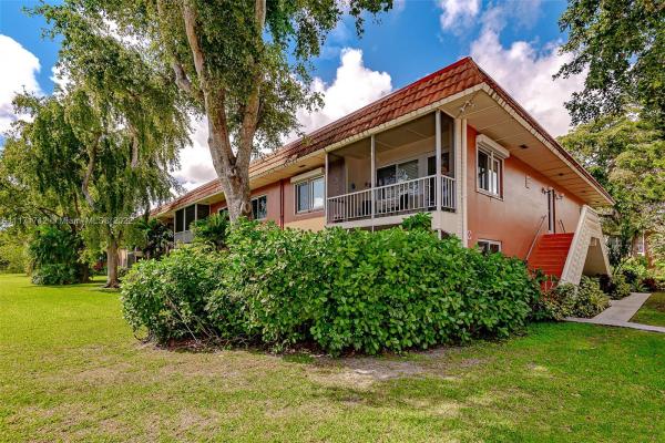 Manor Grove Village, 140 NE 19th Ct #206E, Wilton Manors, Florida 33305, image 1