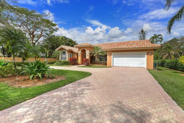 Pinecrest Residential, 7485 SW 112th St, Pinecrest, Florida 33156, image 2
