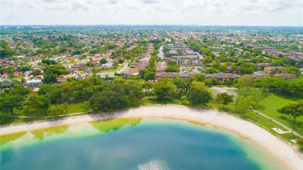 18815 NW 62nd Ave #108, Country Club, Florida 33015, image 2