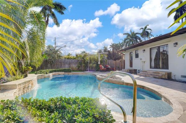Hollywood Lakes, 1318 Tyler St, Hollywood, Florida 33019, image 2