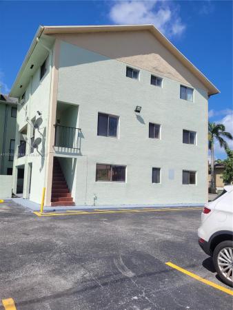 Coranes, 1527 W 42nd Pl #21, Hialeah, Florida 33012, image 1